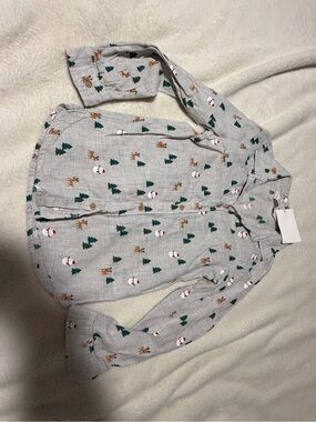 H&M Gray Button-Down Shirt with Green Trees and Brown Reindeer
